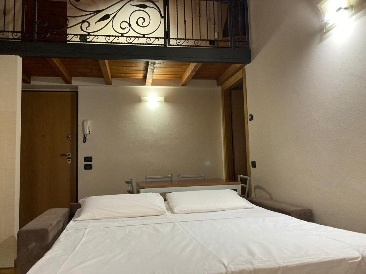 Downtown Room Bergamo Exterior foto